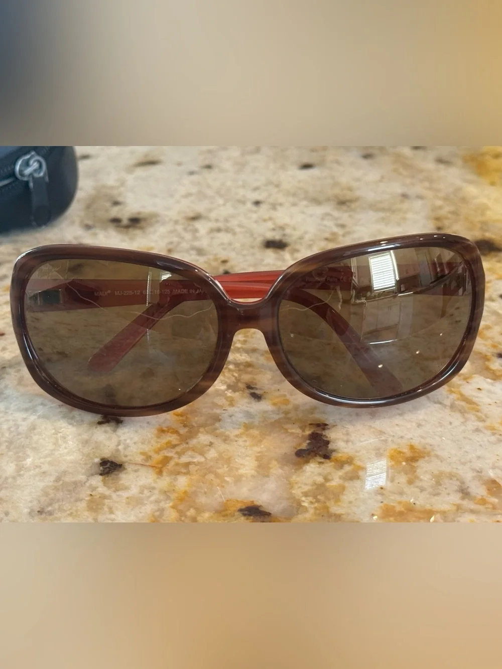 Maui Jim Sunglasses Rainbow 🌈 Falls Dusty Rose Polarized Lenses w Case Like New